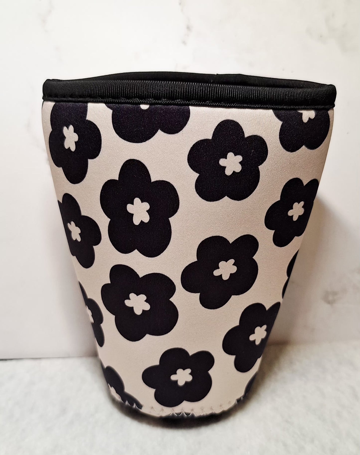 "Poppys Black & Beige" Reusable Neoprene Cup Hugger