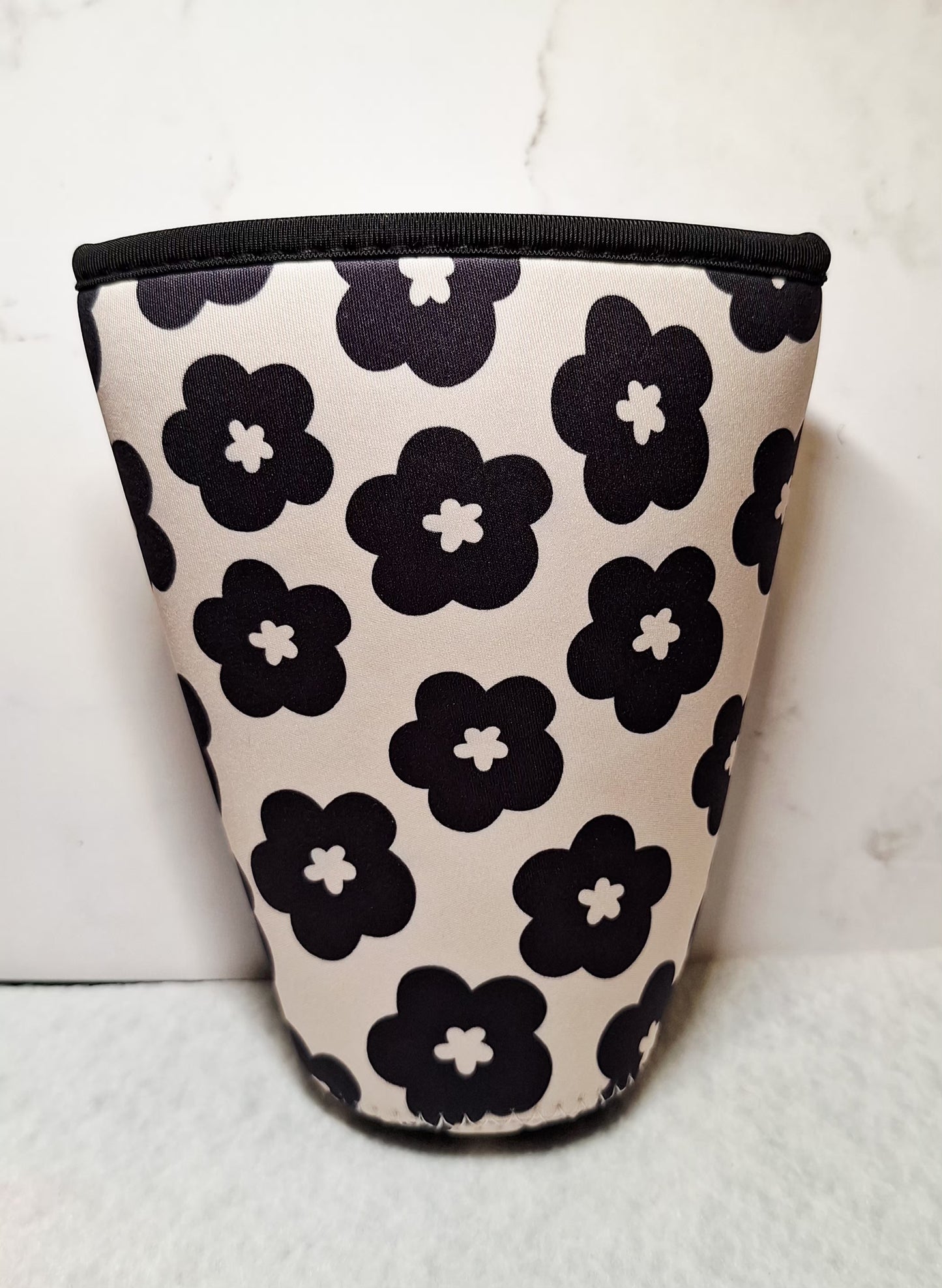 "Poppys Black & Beige" Reusable Neoprene Cup Hugger